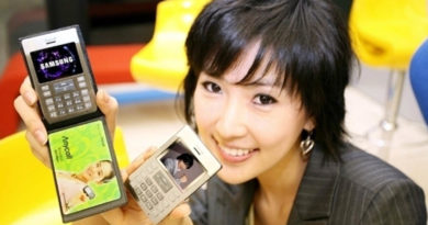 Samsung Platinum Card Phone