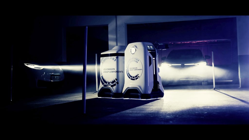 mobilny-robot-ladujacy-samochody-elektryczne-volkswagen-4