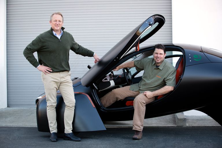 aptera-samochod-zasilany-energia-sloneczna-pierwszy-seryjnie-produkowany Steve Fambro Chris Anthony