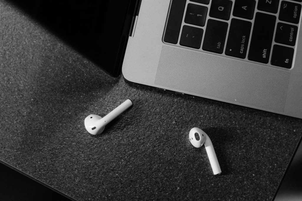 Apple AirPods Foxconn Indie