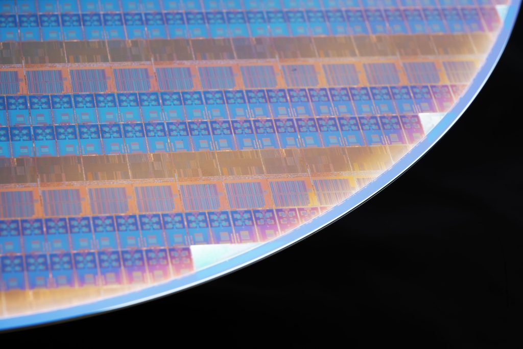 A wafer holds Blue Sky Creek test chips. The production test helps Intel refine Intel’s PowerVia backside power technology. Expected as part of the Intel 20A manufacturing node in 2024, PowerVia will be the industry’s first implementation of backside power in silicon, solving decades of interconnect bottlenecks. (Credit: Intel Corporation)