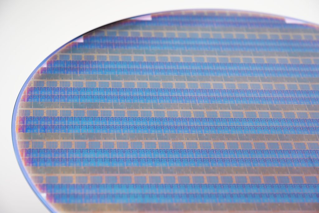A wafer holds Blue Sky Creek test chips. The production test helps Intel refine Intel’s PowerVia backside power technology. Expected as part of the Intel 20A manufacturing node in 2024, PowerVia will be the industry’s first implementation of backside power in silicon, solving decades of interconnect bottlenecks. (Credit: Intel Corporation)